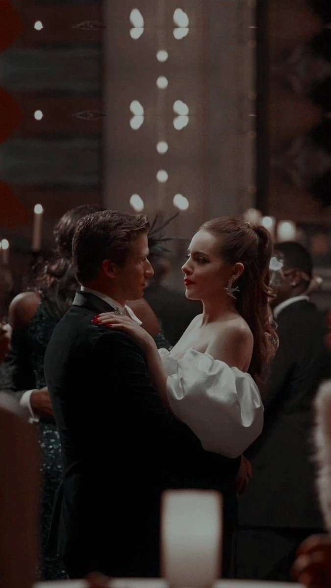 Randomhumanugh's tweet photo. Soo watching Dynasty for the first time..

3 seasons in and I don’t like anyone.. not a single good person (well except Liam)😭 https://t.co/7zfDQxzoC3