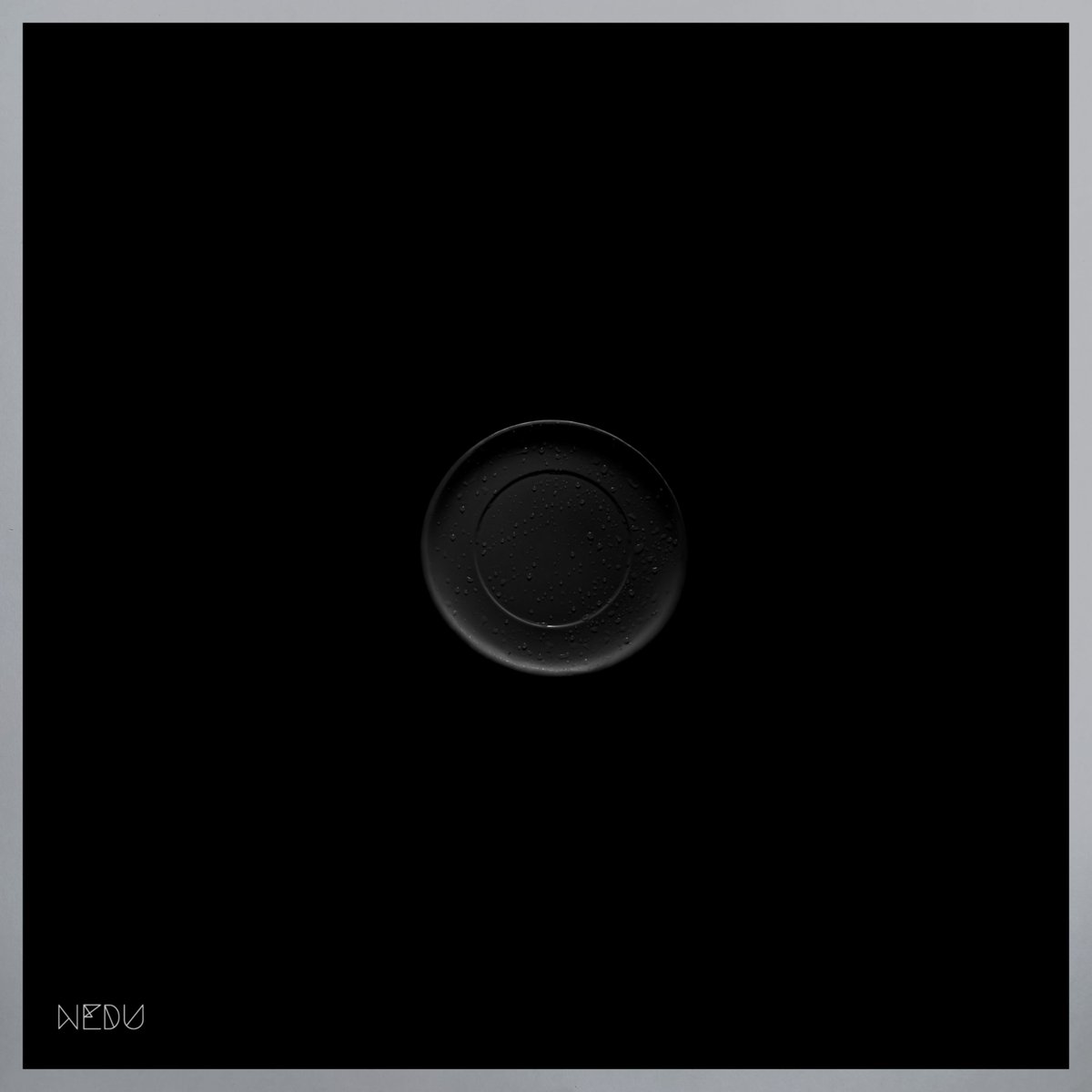 Neduvick4's tweet photo. It's black, it's white, it's... https://t.co/UGtCDhYxjB