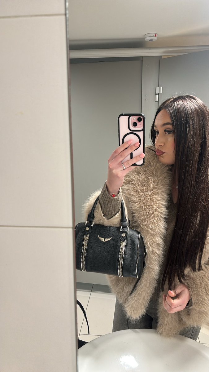 nmv_05's tweet photo. cheveux long ou cheveux court ??? https://t.co/Fhksu7NeLT
