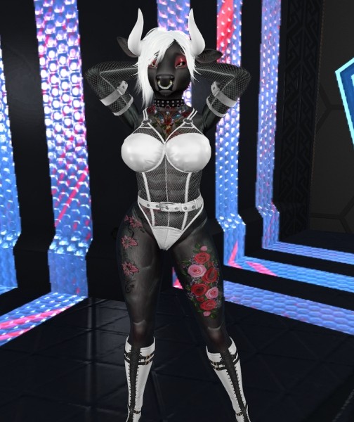 The_Barbosas's tweet photo. Julia: Well, well it looks like I've got a chance to even the score against @TastyMeerkat tonight. Time to get some payback against the meerat. Be there tonight (at 5pm SLT) my loyal herd. https://t.co/XVMDsJNWwo
#UFW #SecondLife https://t.co/NVvMXE1ljr