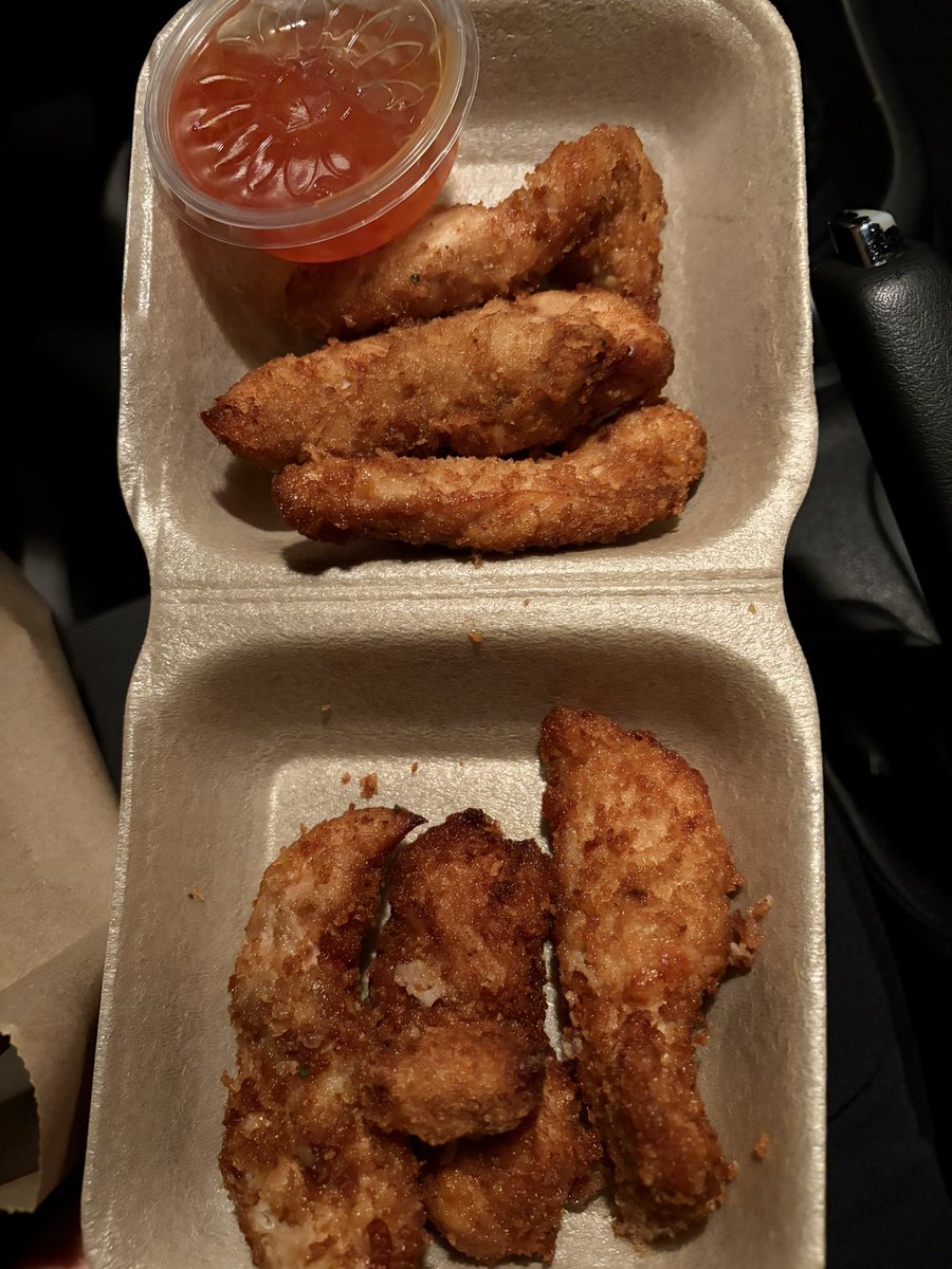 mms_xix's tweet photo. j’ai taffé toute la journée
je suis à peine rentré chez moi qu’on m’a envoyé faire une mission à Massy

le mec du Tasty Crousty a vu la fatigue sur mon visage
il m’a offert une canette et il a demandé au cuistot de me mettre des tenders en +

jvais jamais oublier ce mec https://t.co/x2sjKrJpwq