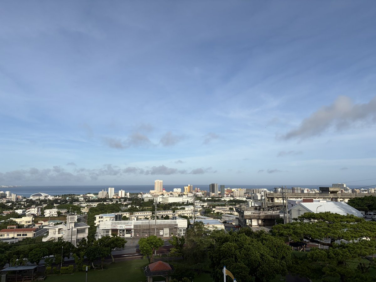 OkinawaRich's tweet photo. きょうの北谷

#タクシー
#沖縄
#アメリカンビレッジ https://t.co/sfIL8dvFzw