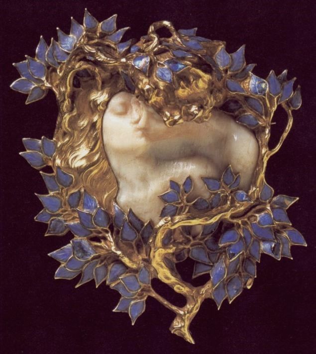 aDose_of_Art's tweet photo. Art Nouveau brooch designed by René Lalique (French, 1860-1945). https://t.co/UWtsWUhJUA