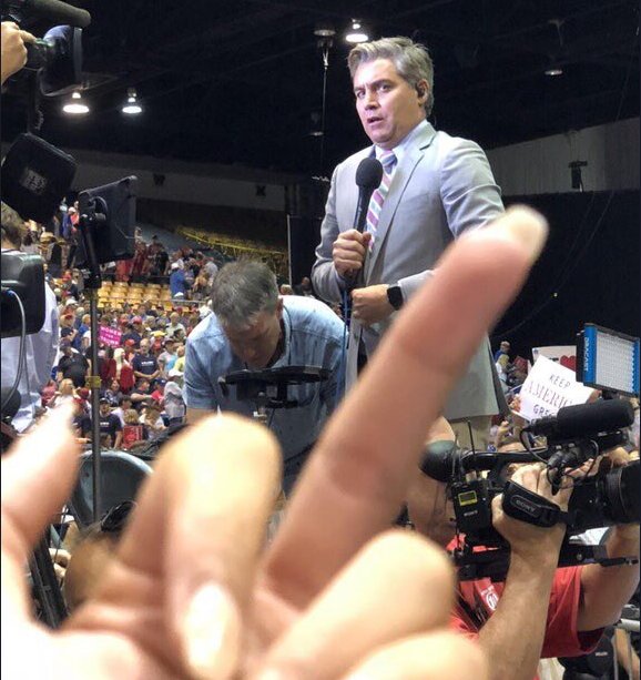 knittinkittens_'s tweet photo. @Acosta https://t.co/vqWyAT44OO