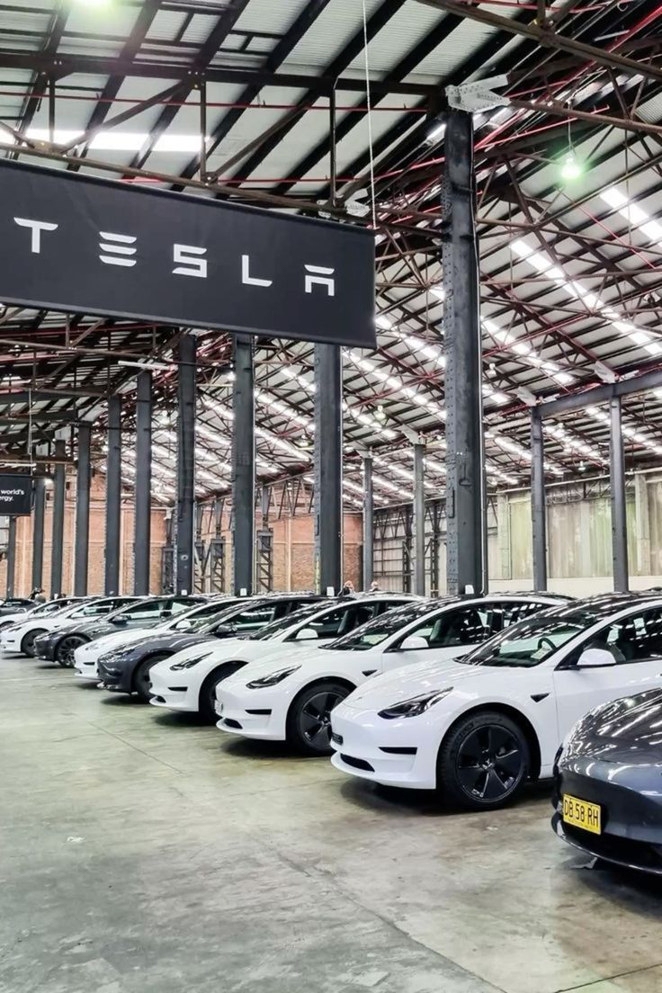 roqe91397's tweet photo. If you really no you love a tesla car message me https://t.co/vc3NJWjf2X