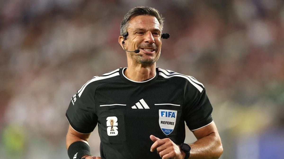 DurodeMarcarGDL's tweet photo. EL ÁRBITRO PARA EL MÉXICO VS ECUADOR, FUE DETENIDO EN 2020🚨

Slavko Vincic, silbante esloveno designado para el juego del Tricolor en 16vos de final, fue detenido hace 6 años por presuntos delitos graves. Fue exonerado y el caso se cerró sin cargos.

@notijaliscotv_ https://t.co/CKF5sMthz7