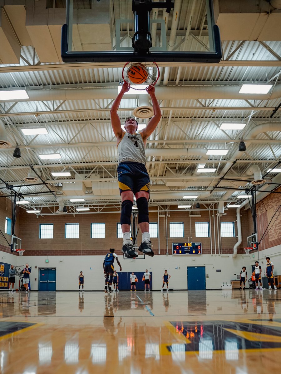 UNC_BearsMBB's tweet photo. 𝐖𝐨𝐫𝐤𝐢𝐧𝐠 𝐢𝐧 𝐭𝐡𝐞 𝐥𝐚𝐛 ⚙️🚧🧪

#BearCountry https://t.co/qITroXdI3f