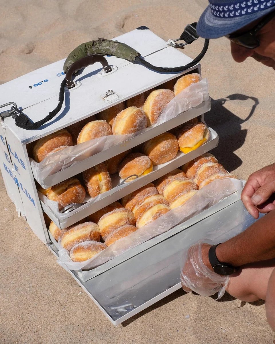 baceloines's tweet photo. Thank God I was born Portuguese, Imagine not eating bola de berlim at the beach https://t.co/l3bIgDo28b