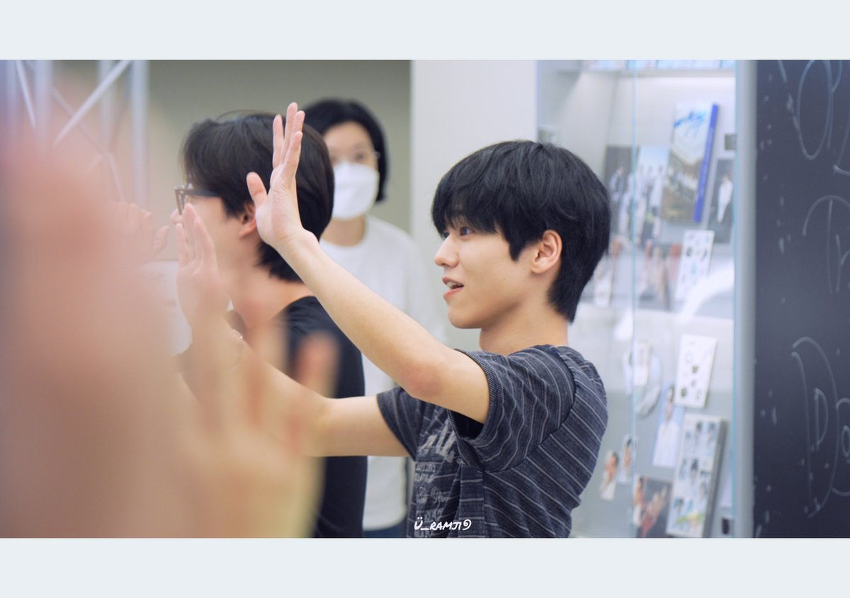 u_ramji's tweet photo. 260621   팝업 방문 스케치 영상(preview)_2

@ [ONF:MY SELF] POP-UP CAFE
#온앤오프 #유토 #ONF #YUTO #水口裕斗 https://t.co/Kb7REqg8YD