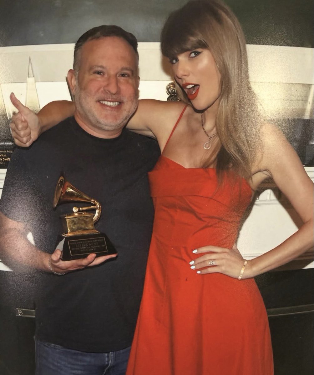 swifferupdates's tweet photo. 📻 | Adam Bookbinder with Taylor Swift via instagram: 

“The outcome of a recent 24-hour trip to Nashville and one of the most incredible experiences in my 30 years in radio!” https://t.co/IjzX4pjrGX