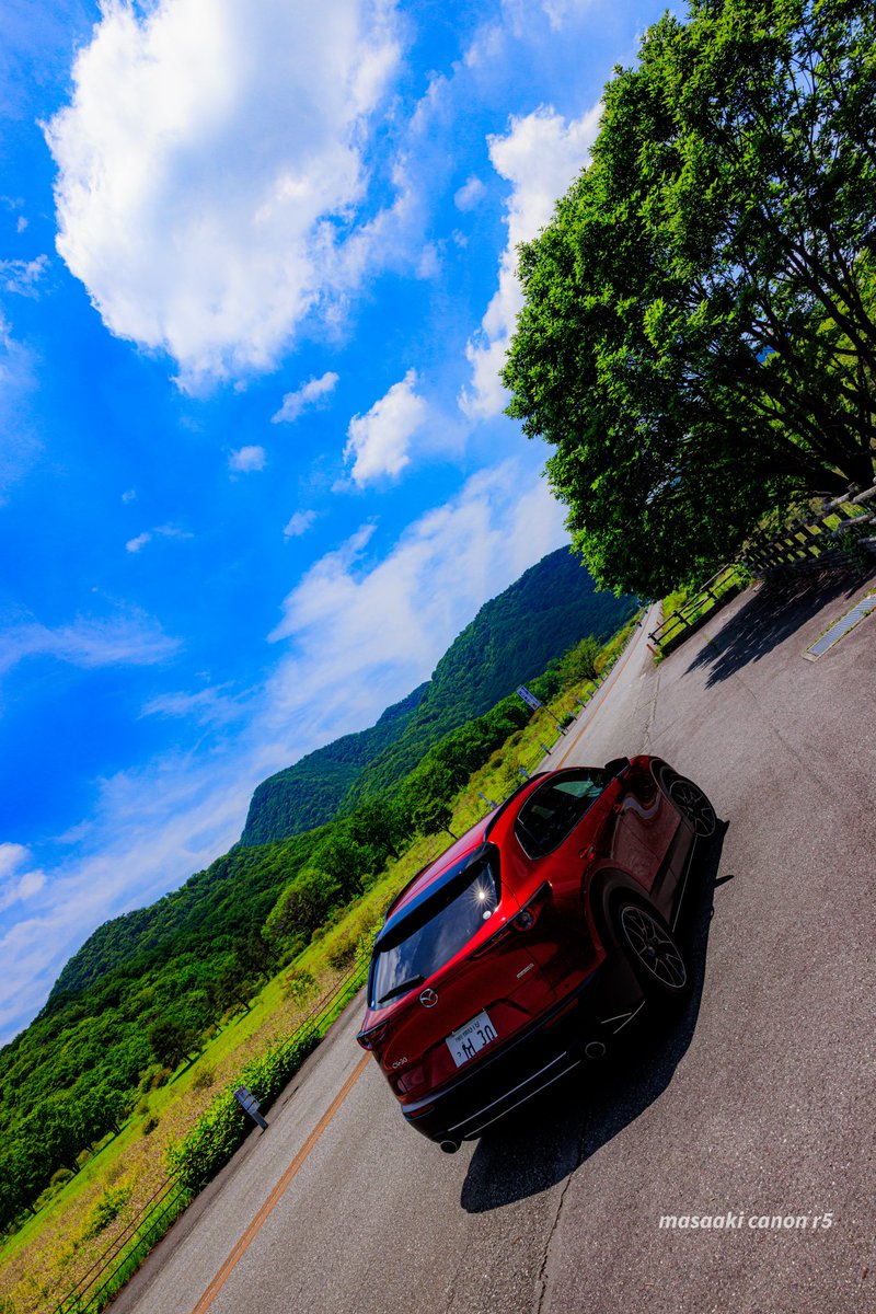 sypher0202's tweet photo. おはようございます☁
今年5回目の30day⋯
梅雨らしくない2枚を✨
#30day
#cx30
#withmazda
#cx30普及委員会
#cx30のある風景
gear : canon eos r5
lens : rf70-200mmf2.8 l is usm z
lens : rf24-70mmf2.8 l is usm
focal length : 24mm,200mm
#canon
#ファインダー越しの私の世界 https://t.co/TjjM9BpVIw