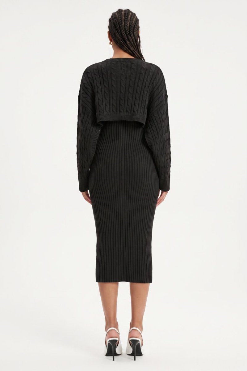 Faven_ZA's tweet photo. The ultimate two-in-one wardrobe essential you didn't know you needed.
Transition seamlessly from desk to dinner with this versatile ribbed knit duo. 

Shop the Faven essential collection at the link in our bio.

#FavenStyle #SouthAfricanFashion #LuxuryEssentials #Minimalist https://t.co/T7ReFtspIf