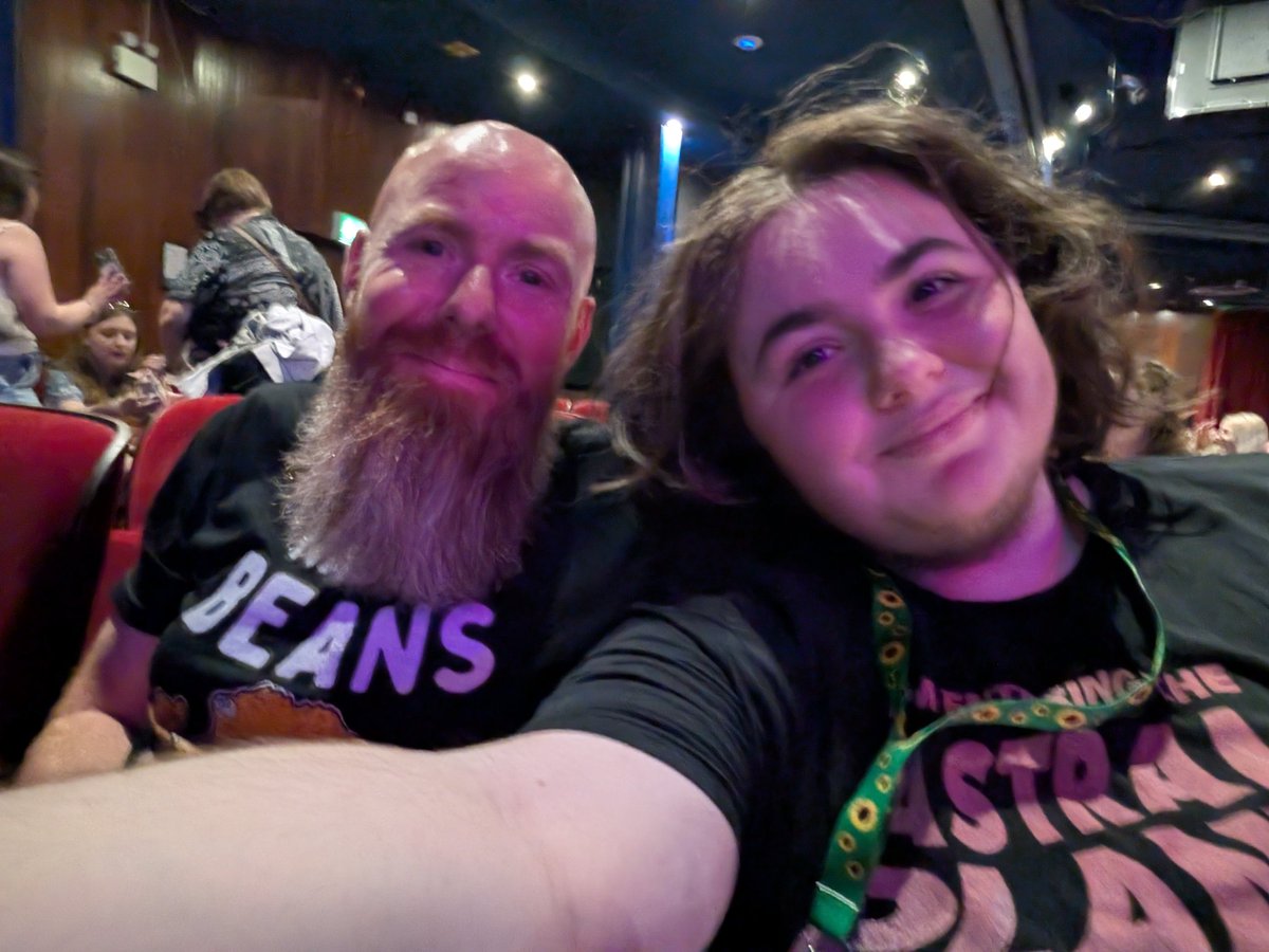 AbbieCos_'s tweet photo. photo from father's day of me and my dad seeing sfth, he had a great time :D https://t.co/uznKzUVgNN