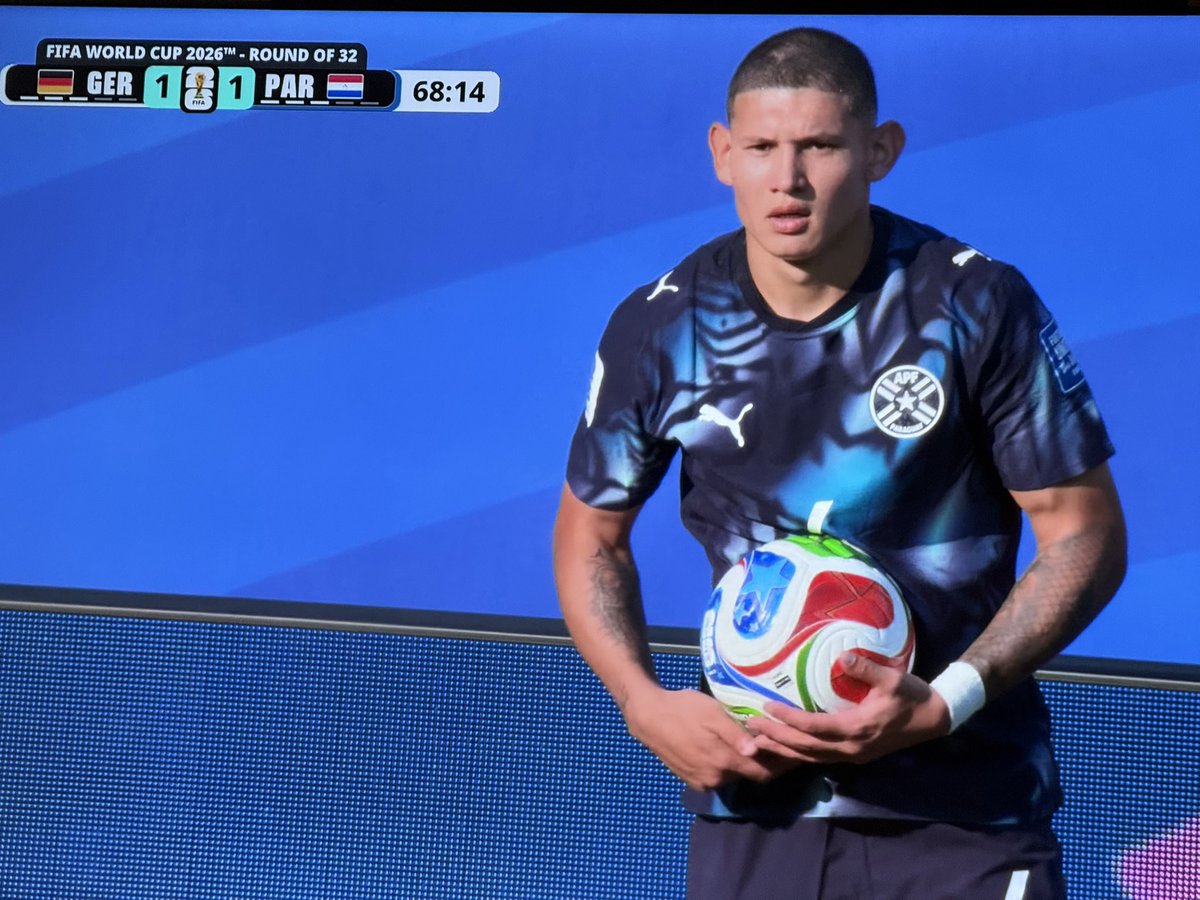Jreale's tweet photo. Really hoping to see a VAR graphic showing this guy’s ears as offsides. https://t.co/6pDHeZ9J4z