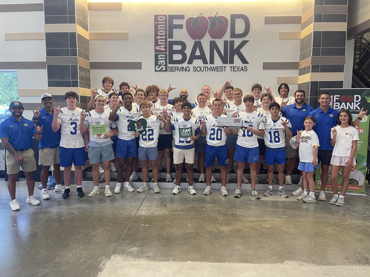 Coach_Nerio's tweet photo. Thank you @safoodbank for having us today! Proud of our SERVANT LEADERS who showed up today to be an ELITE PERSON!! 
🫏 🆙 | #HTC | #HeightsWay https://t.co/p69Ctzzn8L