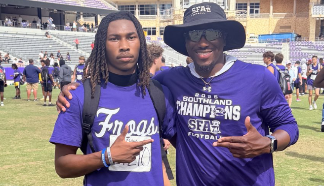 sixstarfootball's tweet photo. EVENT COVERAGE | Several Defensive Back prospects make noise at TCU Mega Camp  

☆ Six Star Football takes a look at several rising prospects who impressed 💯 

STORY ▶️ https://t.co/dUJbs9X5NC 

@thekielunford3 @Patlyles21 @BeckettMansfiel @4k_Race @jmeadows_4 @Anthony_Moss12 @moss_brayl97871 @DakaraiParker27 @AidenWpolk @TreyOverstreet2 @c8leb_powell @cantguuuard8 @Cade_Puente_ @JeremiahReyesDN @devin_r2028 @SandersE21894 @TAZS_0 @Chris_shep33 @D1_koy @wc_swint @KorbenUgalde5 @MylesWellingt0n @Dorian_BW_1 @cobywilson_ @JordanRWoods
