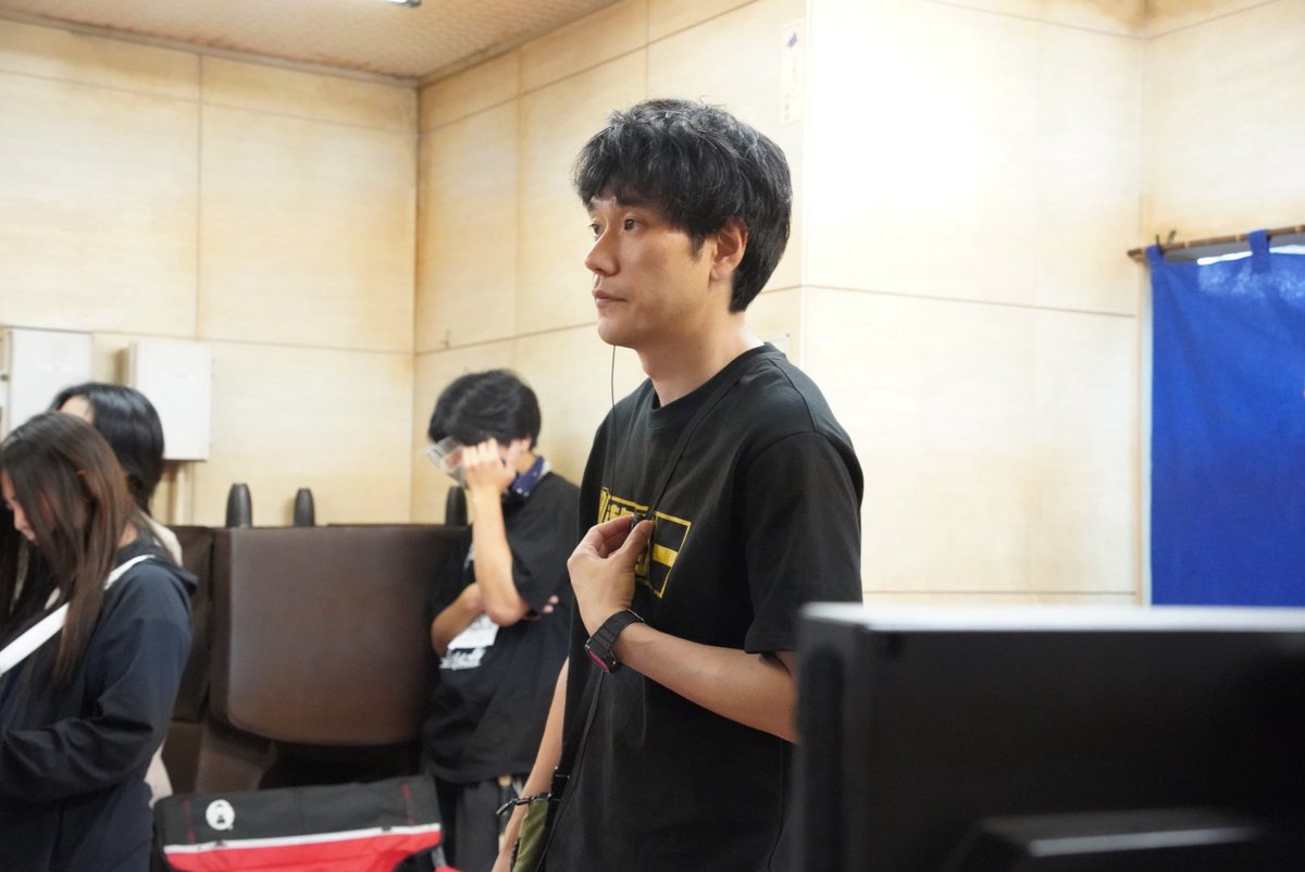 K_Matsuyama2023's tweet photo. 【ベテラン助監督に転職しました】
というか人生の隙間時間でやらせて頂いてます今まで出会ってきた猛者助監督の皆様方全員をモデルにしております。「こちらでーす」を何回言ったかわからない助監督の皆様ならびに助監督関係者の皆様、是非楽しみにしていてください。
#俺のことなんか言ってた https://t.co/RZ3LpdFWMo