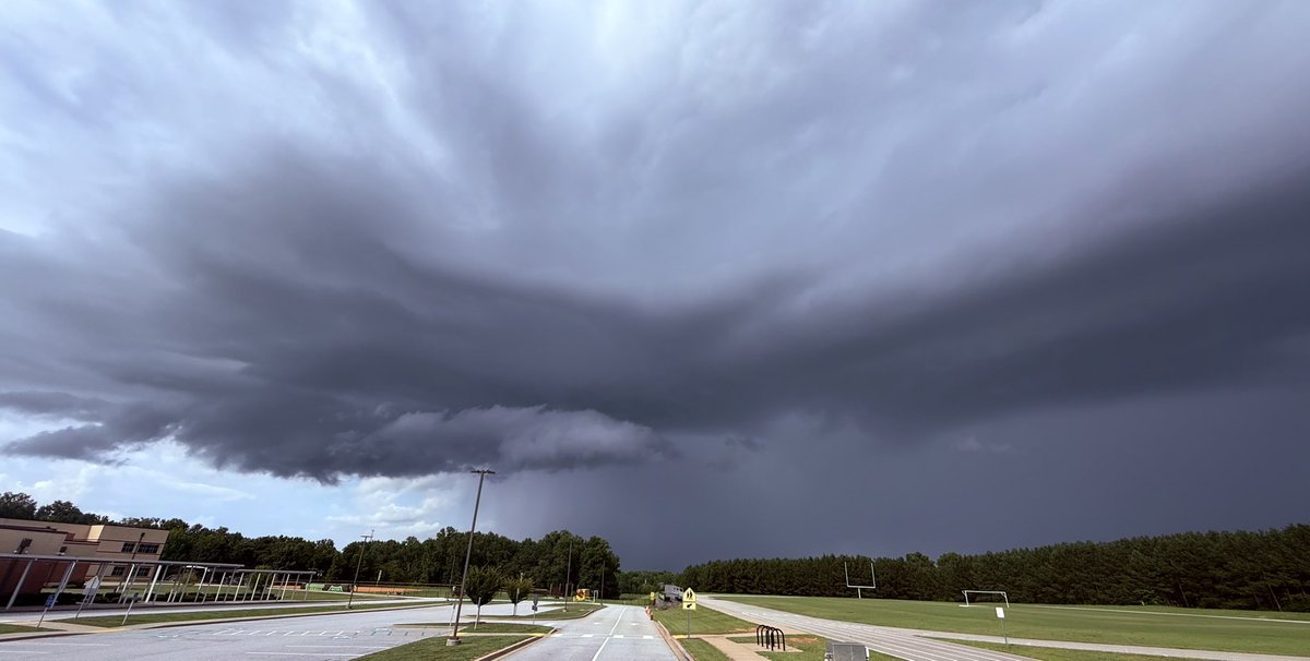 Keely1Connor's tweet photo. Epic storm over Fountain Inn this evening! https://t.co/J94ayNKGGs