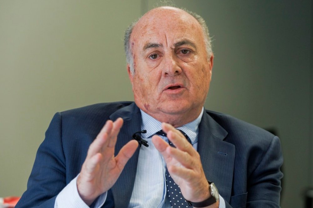FonsiLoaiza's tweet photo. ¿Por qué la extrema derecha de VOX habla tan poco de la Trama de Plus Ultra? Hoy, Infolibre publica que el presidente de la compañía dijo a sus directivos que el juez García-Castellón se ofreció a interceder con el partido con una cena con el ultraderechista Santiago Abascal. https://t.co/tg5cXinneF