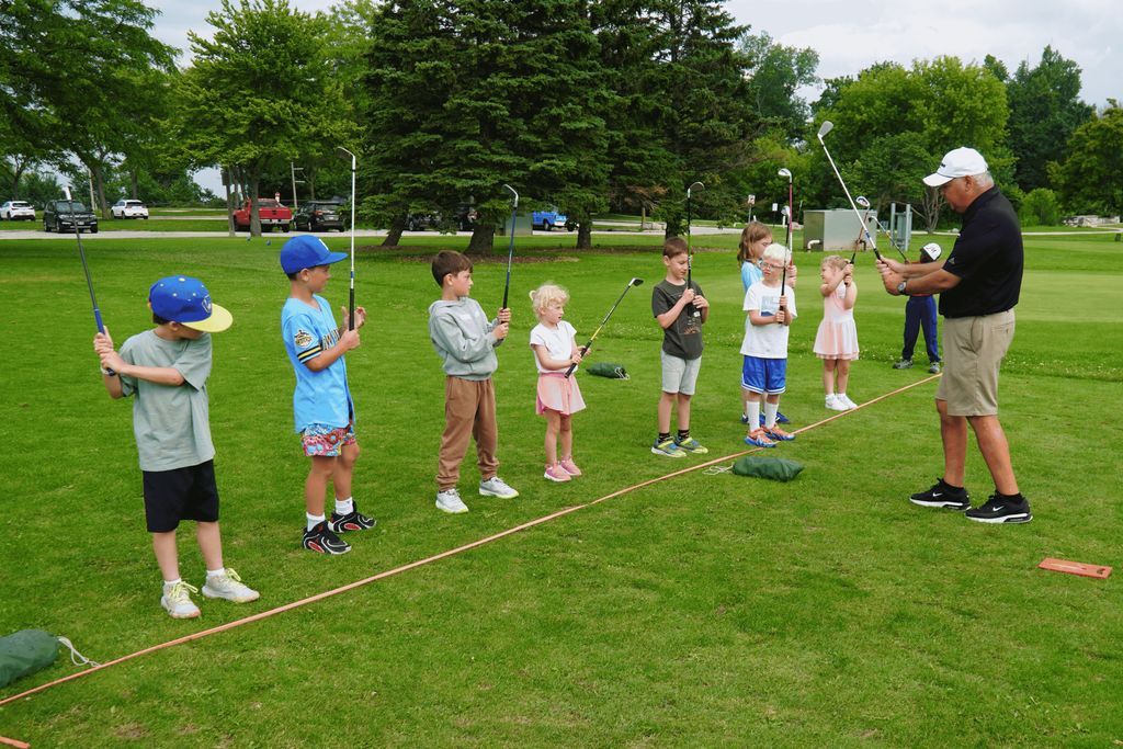 FirstTeeSEW's tweet photo. Summer classes are officially underway across Southeast Wisconsin, and we are so ready for everything ahead. 

Welcome back to our returning participants, and a big welcome to everyone joining us for the first time!

#FirstTeeSEW | #BuildingGameChangers https://t.co/12lhq9Wo5U