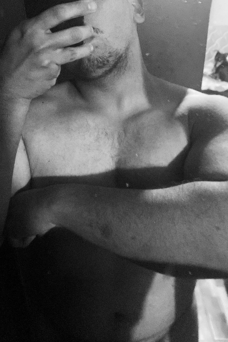 HotBoy__2's tweet photo. Alguna que le gusten grandes? 
#nsfwchile #chilehot #hotchile #chubbyboy https://t.co/kc9hzTTjtE