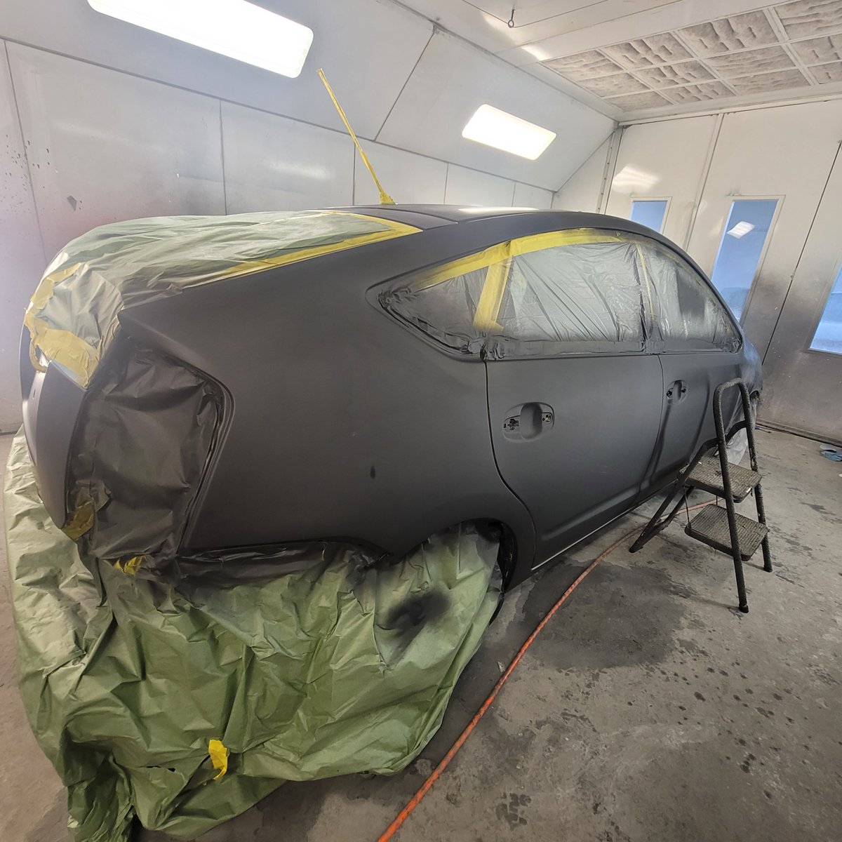 RefinishWay's tweet photo. Full or partial paint services are available at both of our shops in Everett & Lynnwood. Whether you need to refresh your existing paint or get a complete color change, we can make that happen!
#SparkleAndShine
#QueenAnneAutoBody #NarrowWayRefinish #NWBedliners #AutoPaint https://t.co/scx0lbI9Rn
