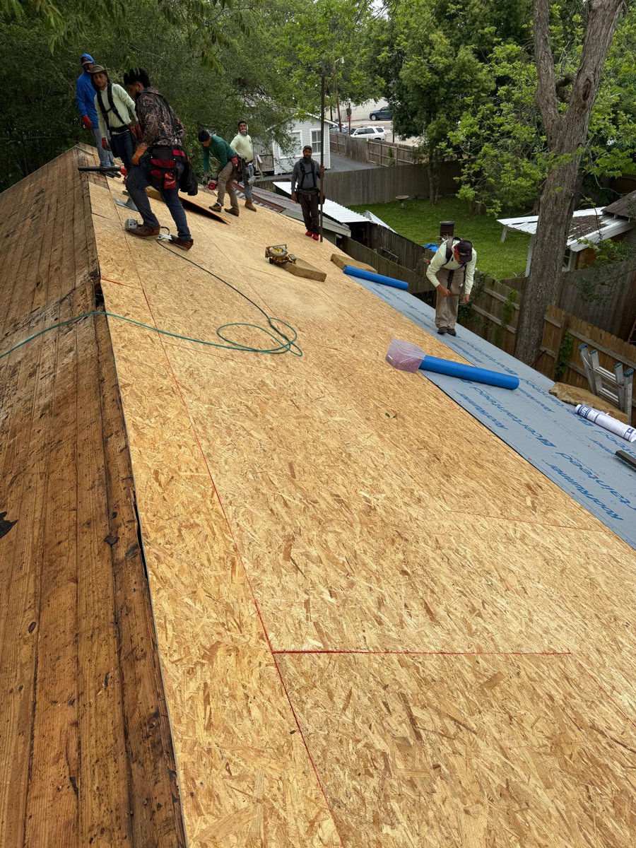 CanalesAnd37740's tweet photo. 🇺🇸 Professional roofing &amp; construction services in Louisiana 🏠🔨
18 years of experience in roofing, siding, framing &amp; remodeling.
📍 Baton Rouge, Hammond, Zachary, Covington
📞 225-276-4135 | 225-223-7931
📧 richycanales85@yahoo.com

#Roofing #Construction #HomeImprovement https://t.co/E4OtrBPFoR