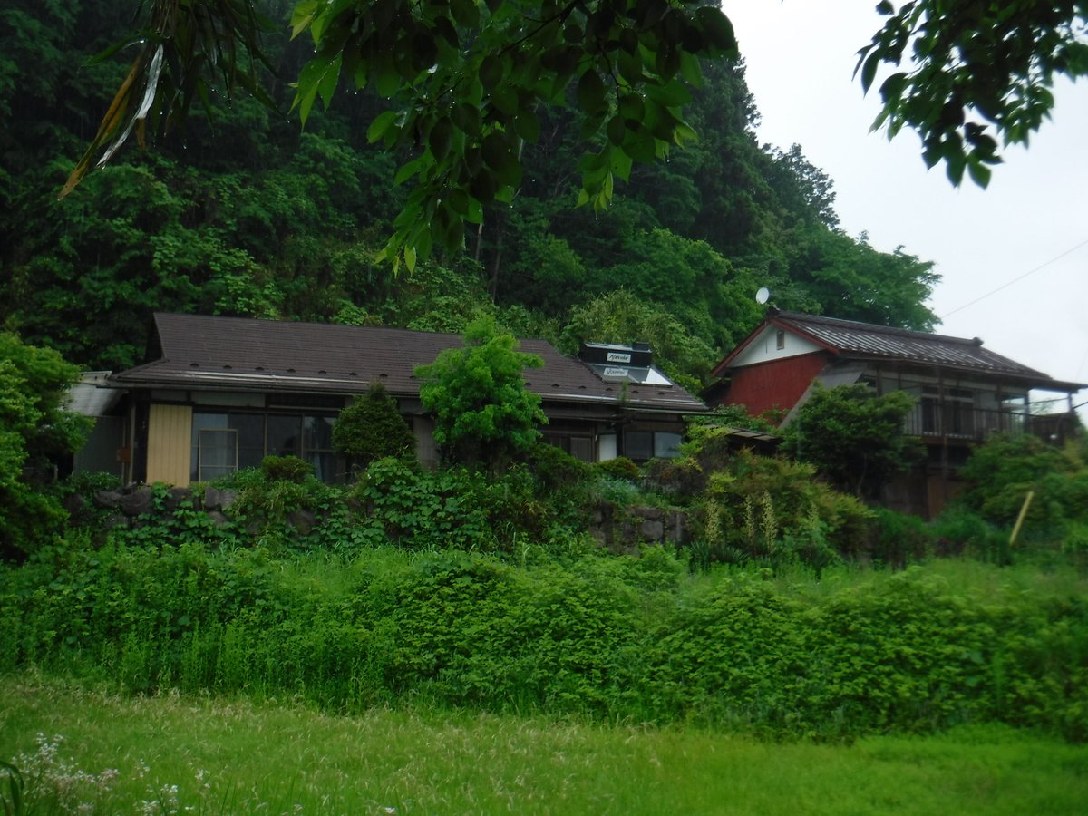 akiyasumai's tweet photo. 空き家バンク【売買】100万円 栃木県那須郡那珂川町和見　補修不要　物置・車庫付き４部屋平屋古民家　水洗トイレ　土間・回り縁・続き間・掘りごたつ有 https://t.co/qGoCOQN5Nd https://t.co/341fleVOR7