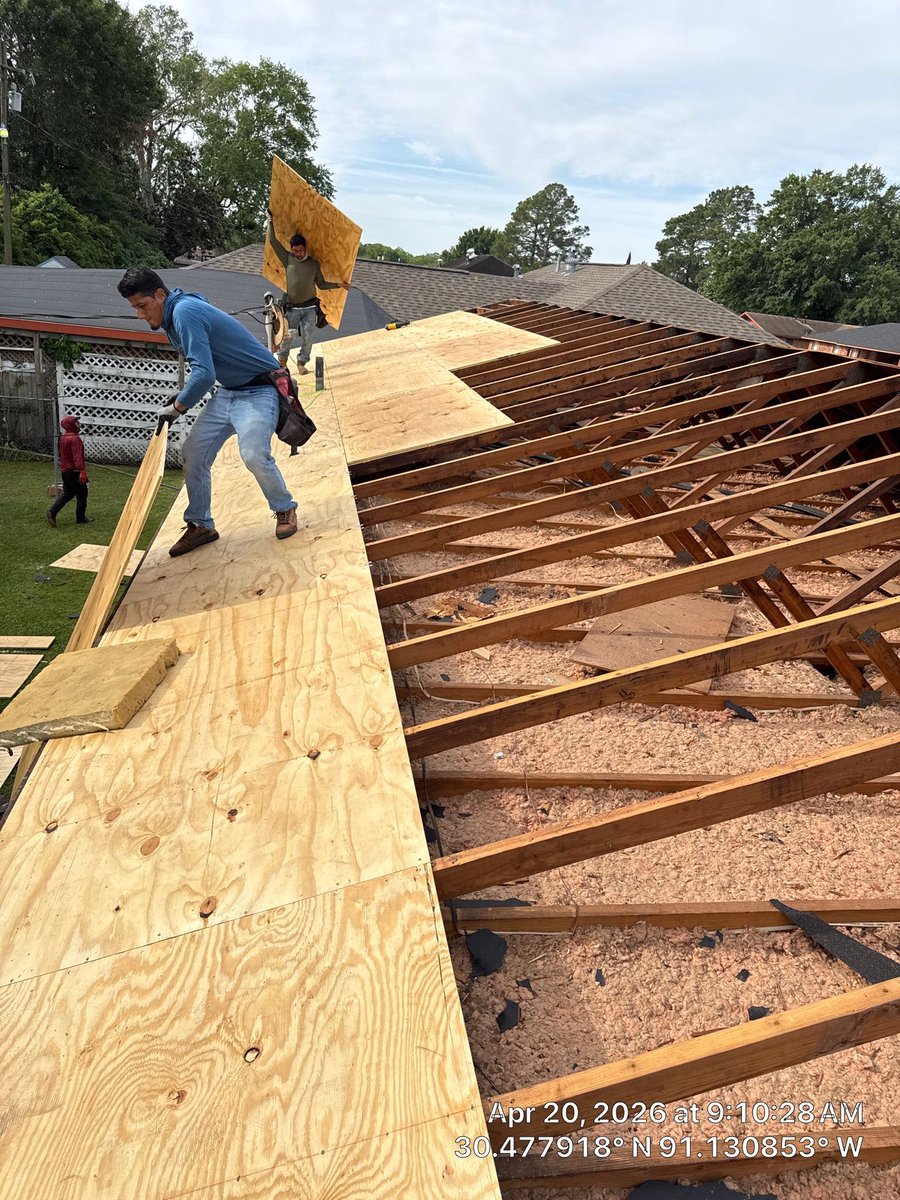CanalesAnd37740's tweet photo. Strong roofs. Strong homes 🏠🔨
Canales Construction And Roofing LLC – 18 years of experience in Louisiana.
📞 225-276-4135
📍 Baton Rouge &amp; surrounding areas

#Roofing #Construction #HomeRepair #Louisiana #FYP https://t.co/4Pa1jhEGo4