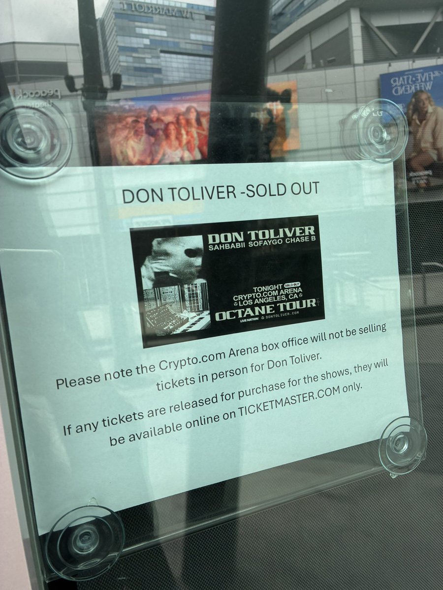 youfoundluna's tweet photo. I’m so sad they won’t be selling any tickets for Don Toliver bc I ain’t trying to buy off people online. But if anyone’s willing to meet up outside Crypto Arena  let me know 💔 https://t.co/bSw9dXfLQE