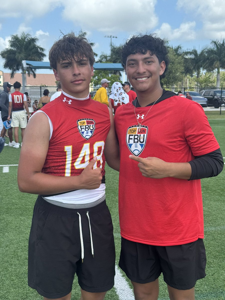 cris6castro's tweet photo. Big thank you to @FBUcamp for having me out to Coach some of the Best 2031 QBs in the Nation! Enjoyed every second of spreading some QB knowledge to the youth! 

@ErikRichardsUSA @stevequinnFBU @AWilliamsUSA @JWhiteheadUSA @QBHitList @DimeTimeQB https://t.co/UBGJi4j3C5
