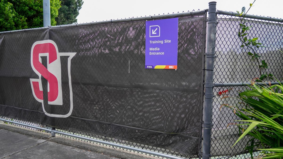 seattleu's tweet photo. Getting ready to welcome the world to Seattle University ⚽️ 🌎 https://t.co/iOPbdVuyza