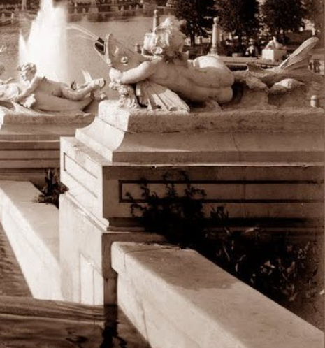 RenzoArturo15's tweet photo. @VeeEmYou A mere glance at the images of the 1904 St. Louis World's Fair reveals how the plaster materials of the buildings are beginning to crack and rapidly deteriorate due to the humidity, as well as the cheap appearance of the entire thing.
The OG American kitsch art https://t.co/olbgf3Seq7