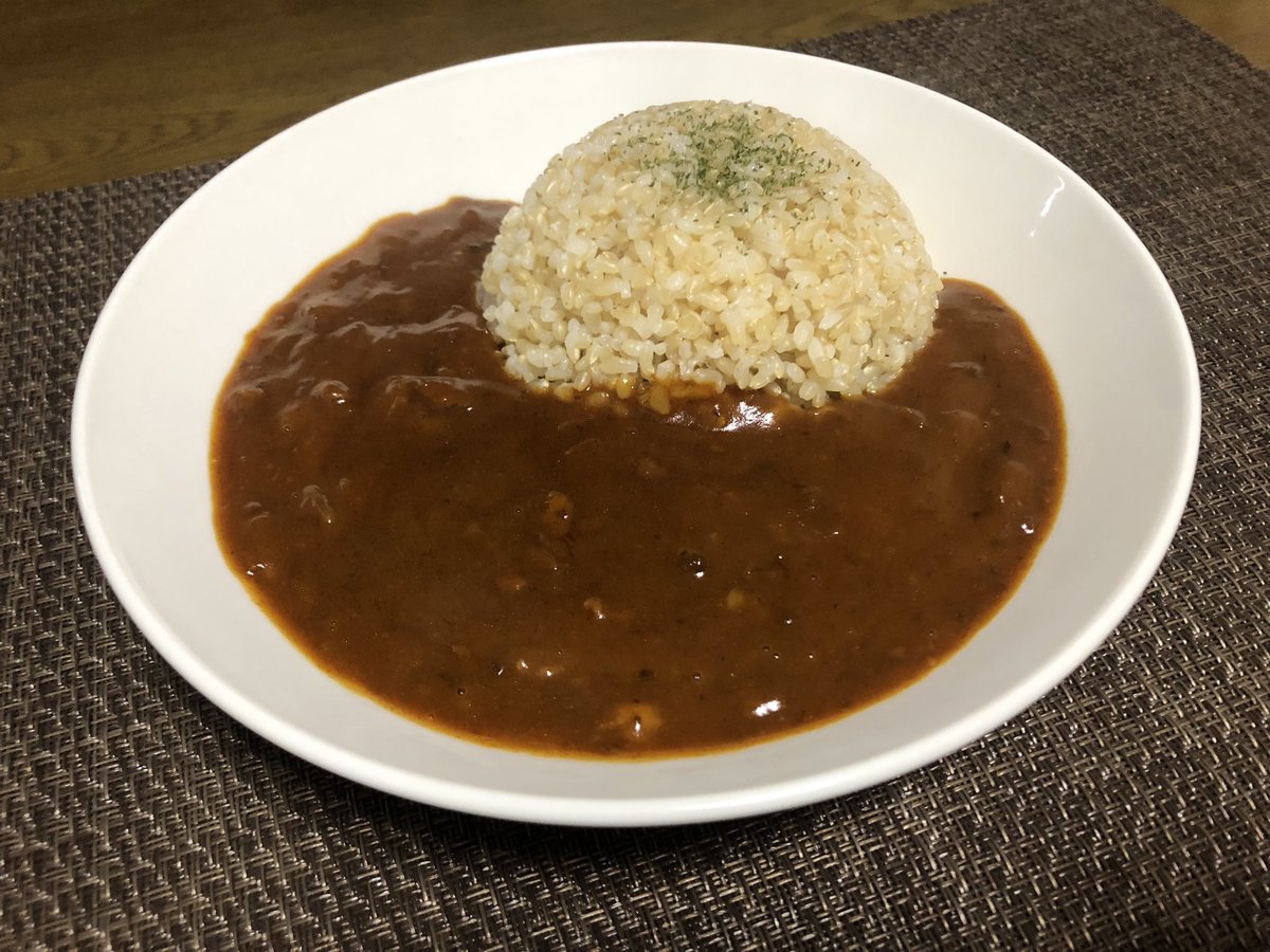 0saigo's tweet photo. 50分ウォーキング後
朝からビーフハヤシと玄米ごはん
朝からガッツリいってしまった…
 #おうちごはん #自炊 #自炊記録 https://t.co/tnGarrstuA