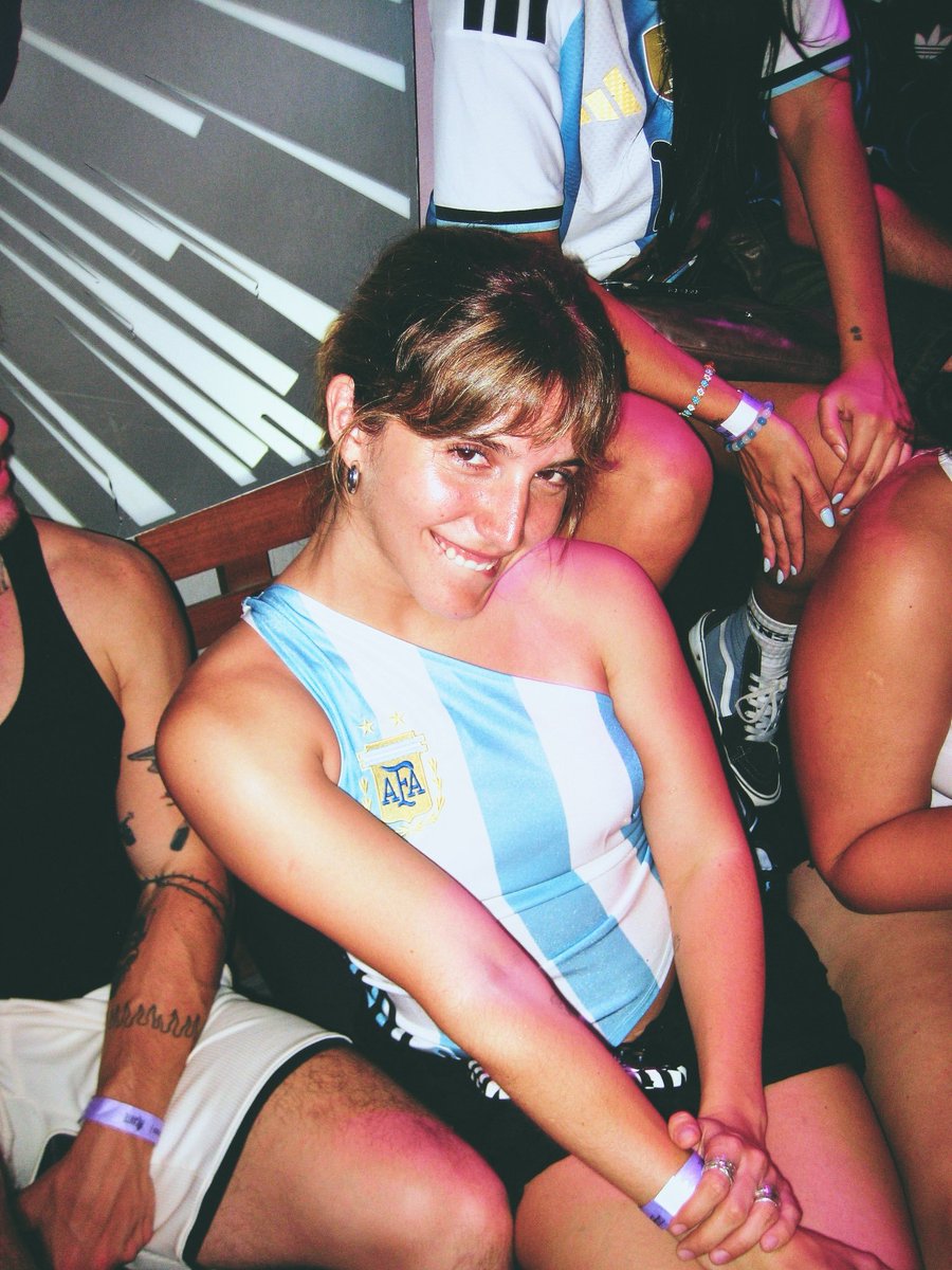 tdtaylor_'s tweet photo. hoy por hoy la mujer mas linda y carismática del país https://t.co/Ery5GFR9fd