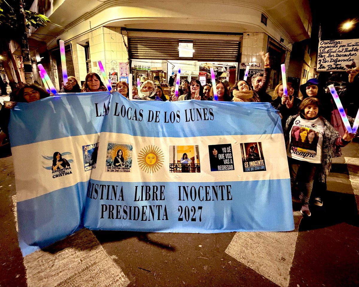 MarinaGlezer's tweet photo. En este lunes y cada lunes a las 19 hs
en San José 1111. Cristina es inocente, exigimos su inmediata liberación.
#CristinaLibre #CristinaEsInocente 🇦🇷 https://t.co/EZrDA5vmgW