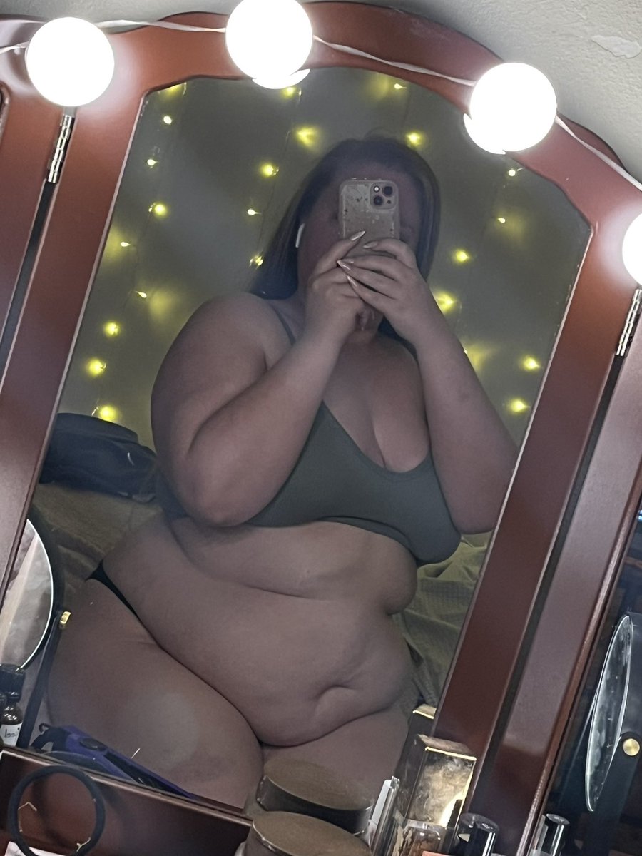 lexilexidoo's tweet photo. 28 
Not new to nsfw
Coming back from hiatus I guess 
Switch
Soft/hard kinks

♡/↻ help me find my old moots! https://t.co/WqGEmKRoix