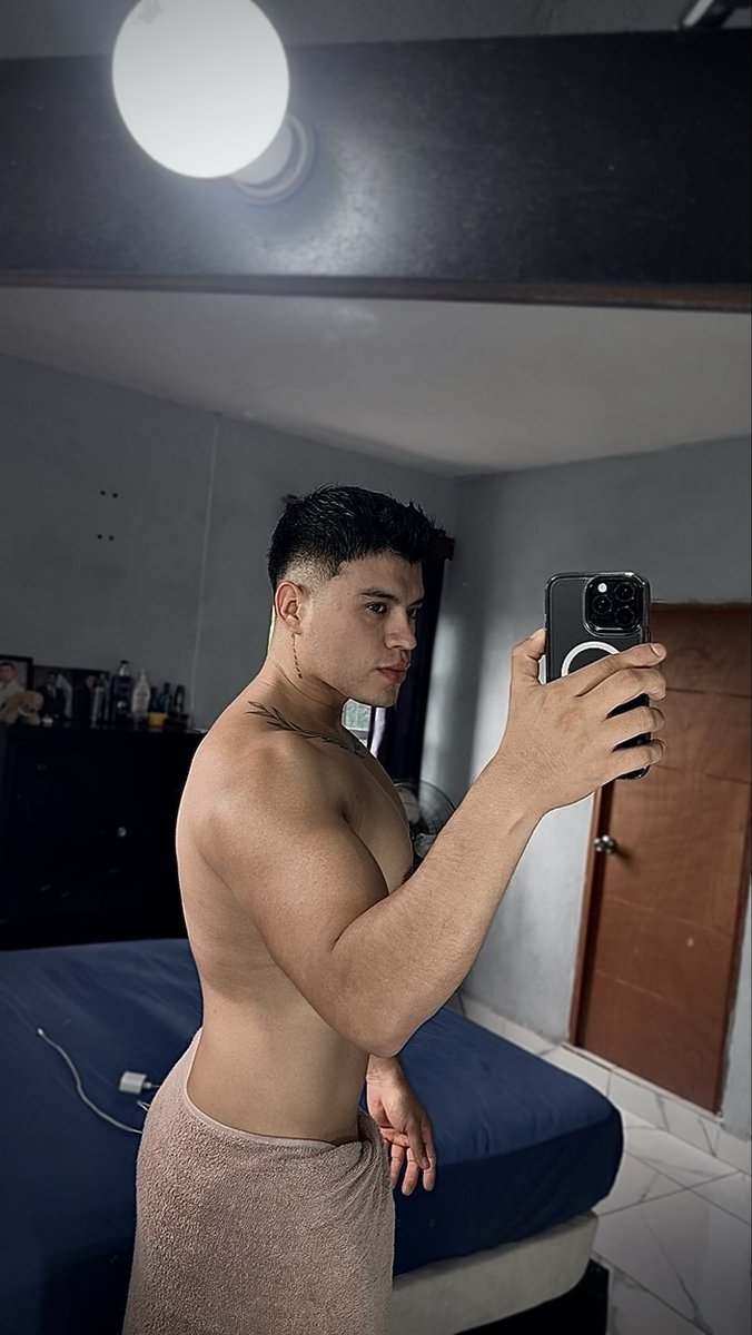 AlejandroNv95's tweet photo. Que sea un excelente inicio de semana para todos nenes 🫦 hablamos por ig: alejandro_nv95 📸😜 @ReGio_LanDiaM https://t.co/zecRvqNA32