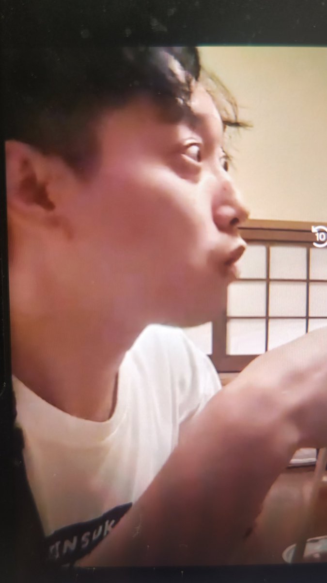 zackball456's tweet photo. よっちゃんも布団ちゃんも
なんでこんなに顔おもろいねん https://t.co/s1ntcUU57q