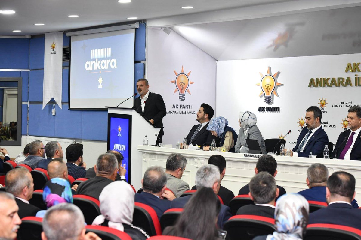 Mstafa_Ozcan's tweet photo. 📍AK Parti Ankara İl Başkanlığı

İl Başkanımız Sn. @hakanhanozcan başkanlığında gerçekleştirilen Daraltılmış İl Danışma Meclisi Toplantısına katıldık. https://t.co/w8c31ESk3l