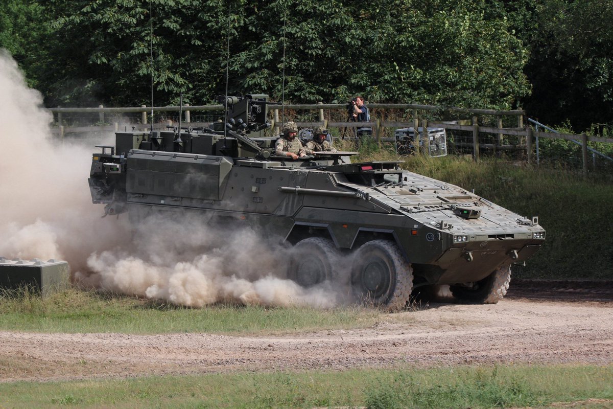 TallGlenn85's tweet photo. Tank Fest 26 #tankfest #tankmuseum
Boxer
Aussie Leopard
Challenger 2
Challenger 3 https://t.co/BLHJ4WhrDA