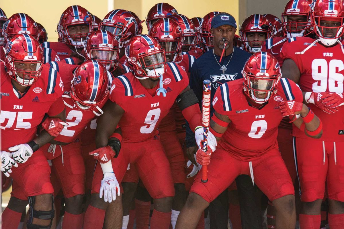 GavinBenton6's tweet photo. Blessed receive an opportunity to play for @FAUFootball🦉 https://t.co/dQTyeEb0Nq