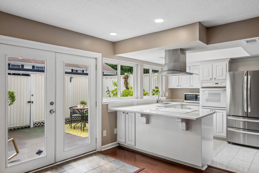 adamhmorrison's tweet photo. JUST LISTED IN SANDY SPRINGS! 7156 Stonington Dr, Atlanta, GA, 30328. $275,000. Visit https://t.co/bSvcHg4vh6 for more info! justlisted #realestate #realtorlife #realtor #atlanta #atl #brokerassociate #lawyer #atlantafinehomessir #sandysprings https://t.co/F9gG7i5Bnj