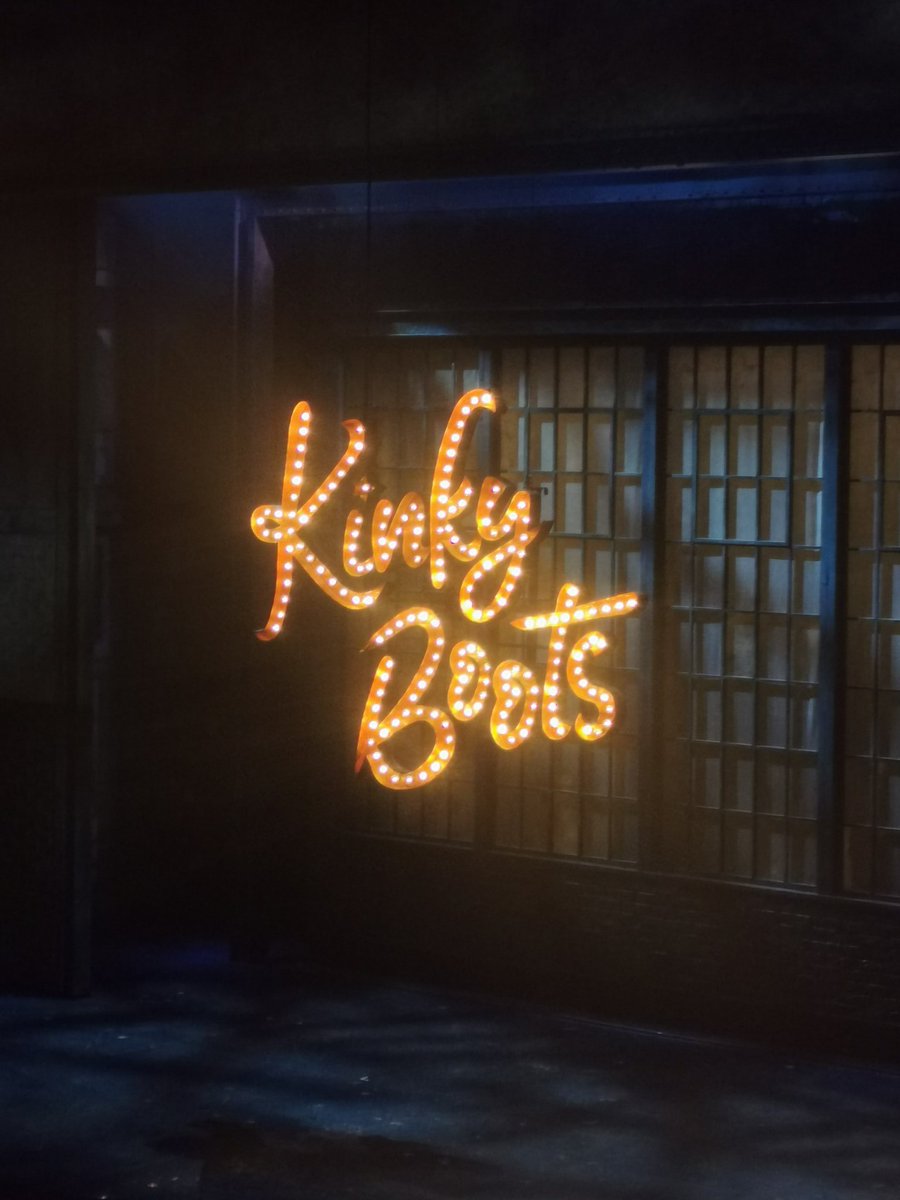 MelissaRTodd's tweet photo. The progeny got us tickets to Kinky Boots for Christmas and tonight, at last, is the night! https://t.co/8icjabZiew