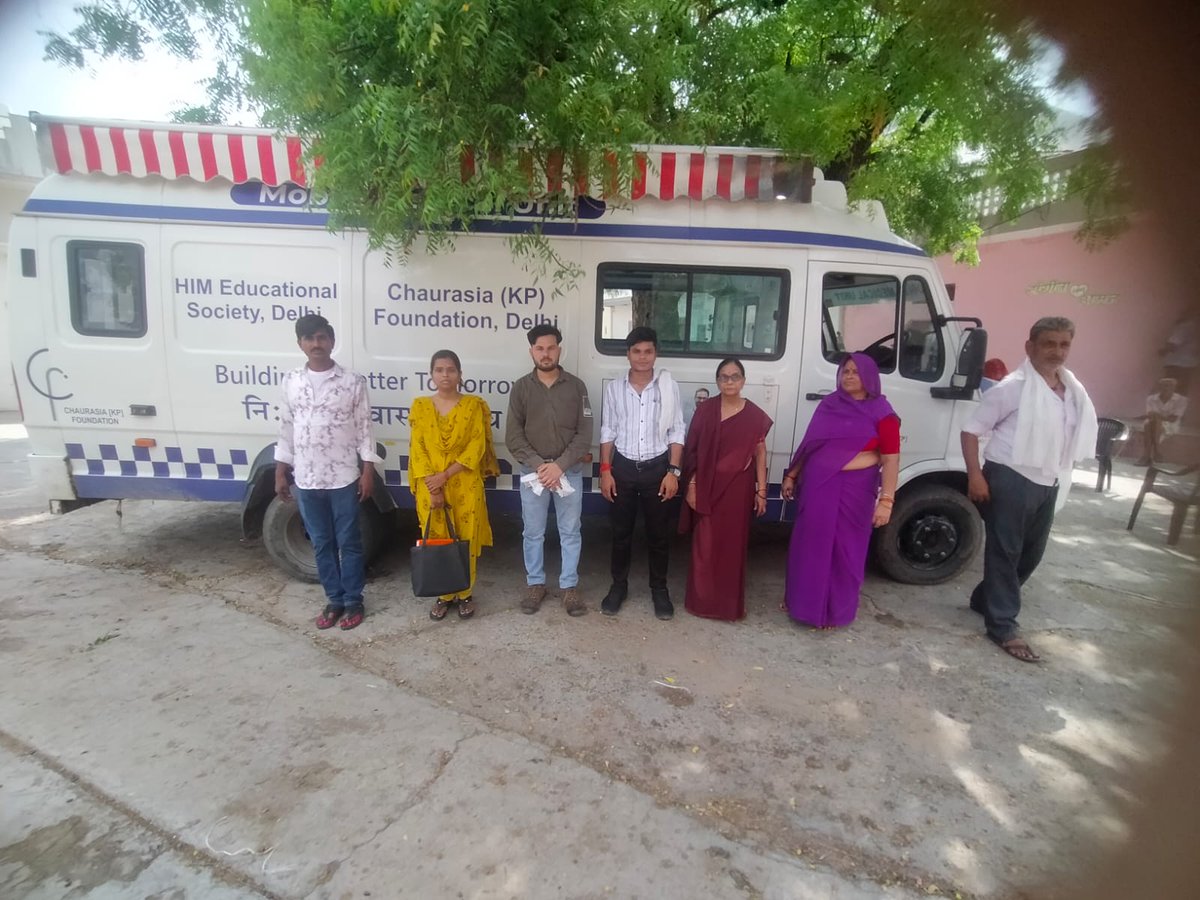 CKPFoundation's tweet photo. Today, our Mobile Medical Unit (MMU) visited Palautha, Sarani and Souara villages in Ishanagar Block, Chhatarpur, MP, for TB screening and awareness. A total of 107 individuals were screened, promoting early detection, timely treatment, and improved access to rural healthcare. https://t.co/NXst55vsL0