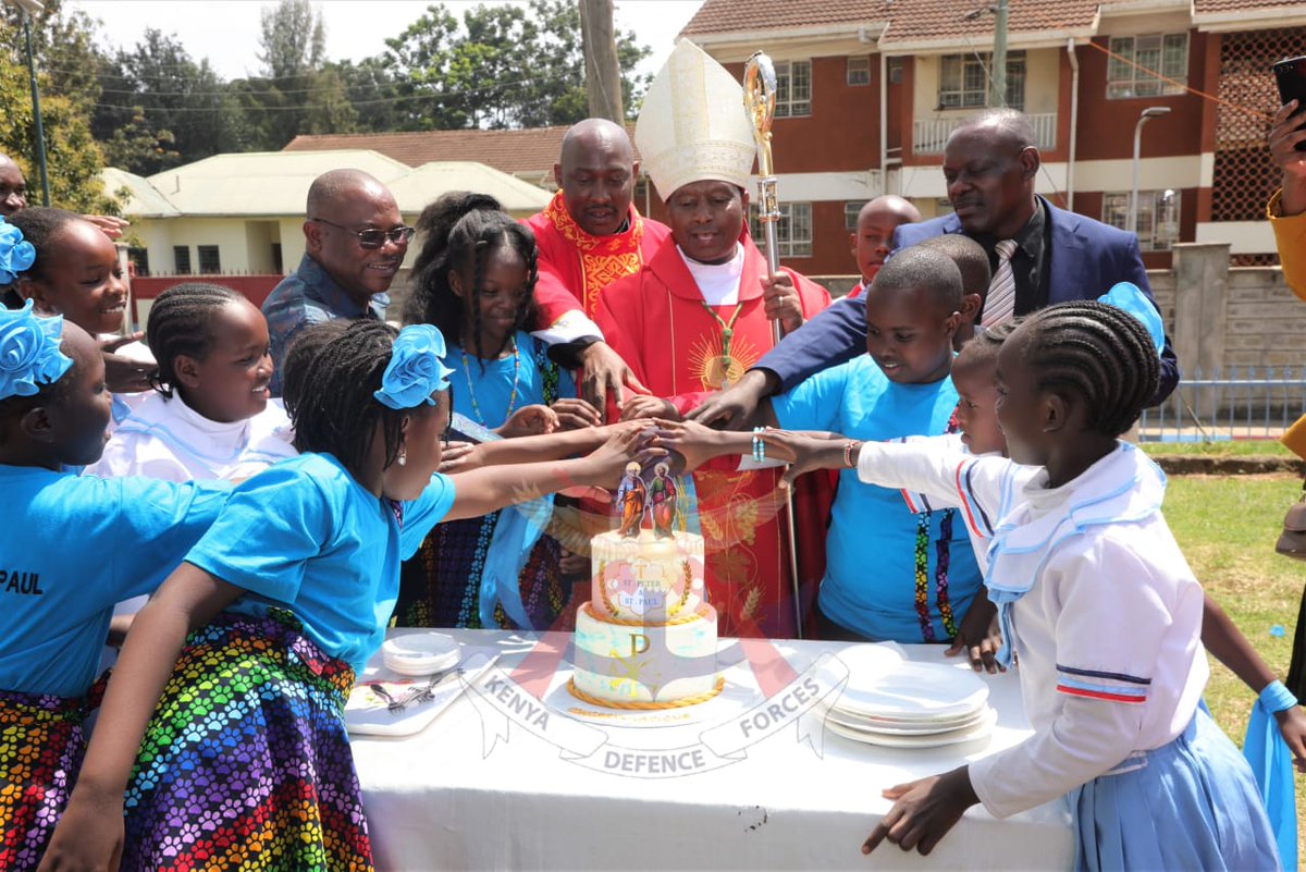 kdfinfo's tweet photo. .Within the Kenya Defence Forces, spiritual life complements professional duty by nurturing values of integrity, selfless service, unity and compassion that inspire personnel both in uniform and within their families.
See more:https://t.co/jlXjNuYeG5 https://t.co/Ig437peyNV