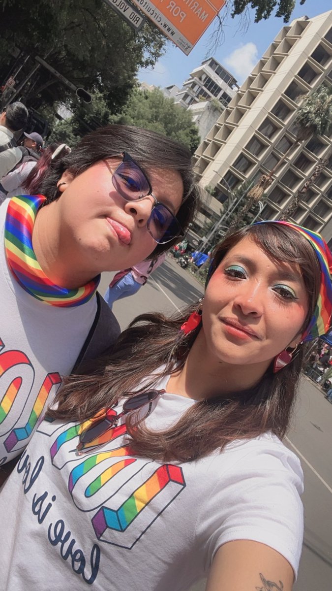 batsysg's tweet photo. Happy pride 🏳️‍🌈❤️ https://t.co/ENZhCbEbwB