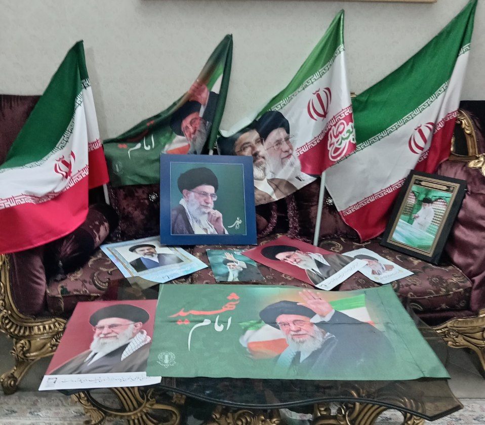 Maman_Bozorg's tweet photo. آقا و رهبر عزیزتر از جانم هیچ گاه فکرش را هم نمی کردم که روزی تدارک استقبال از پیکر پاکت را ببینم💔

من آرزوی خواندن نماز به امامت شما را در قدس داشتم😭😭😭

#بدرقه_پدر
#باید_برخاست
#یا_لثارات_الخامنه‌ای https://t.co/ZIFz9SEkxn
