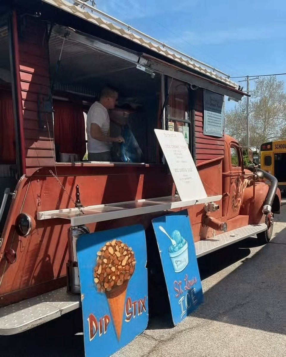 fireandicecream's tweet photo. IT'S A SIGN ⚠️ You need #dipstix from the Fire &amp; Ice Cream Truck. Booking now:
🔥🚨🍨🚒
fireandicecreamtruck@gmail.com
or call/text us: 314-570-4393 ☎️ https://t.co/r8Py1PwrDJ