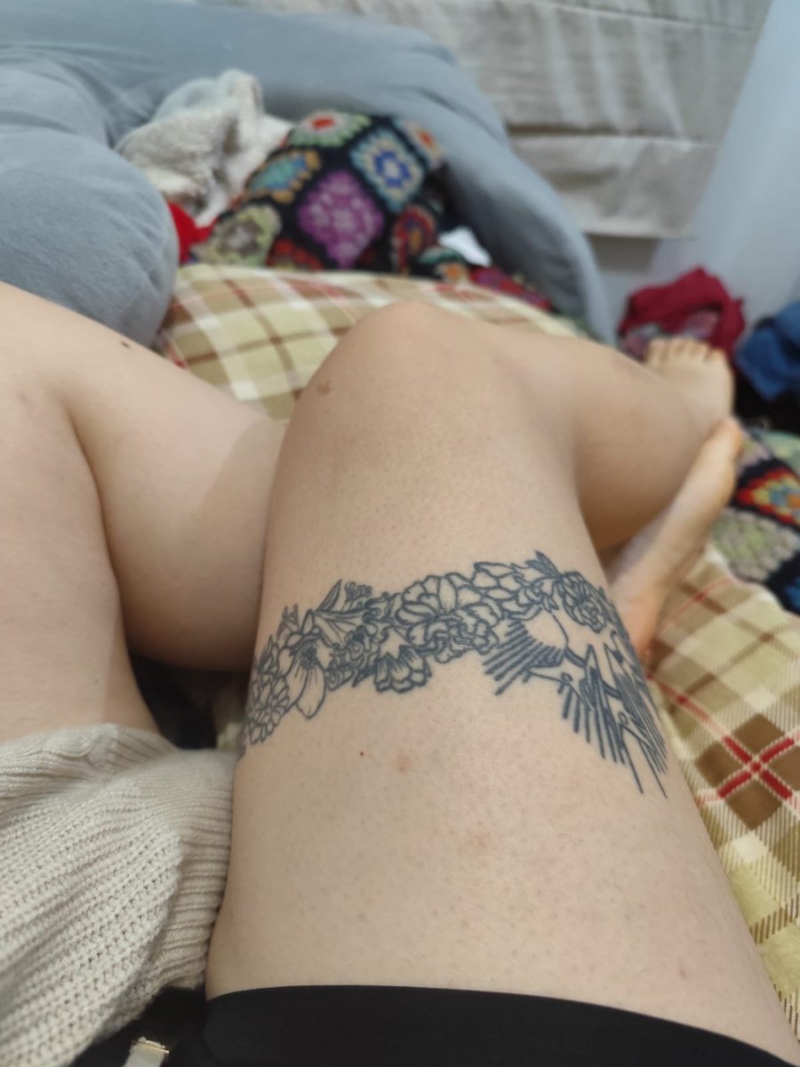 ketmeow2003's tweet photo. Hoy ando super cansada, a alguien le gustaría venir y hacerme un masaje en mis piernitas? 🥺❤️‍🩹
#chubby https://t.co/1r5dx32LKJ